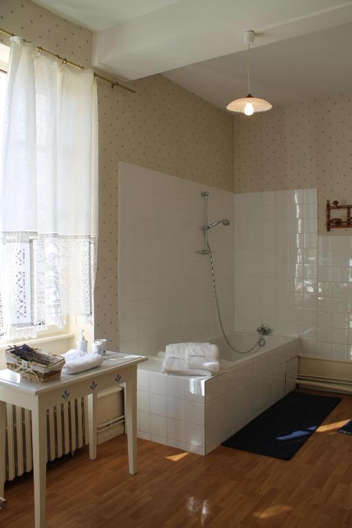 Chambres D'Hotes La Distillerie B&B Saint-Germain-du-Bois 部屋 写真